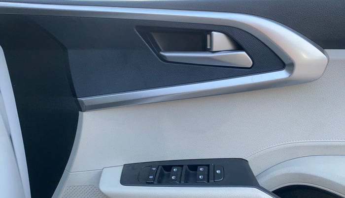 2024 KIA CARENS PREMIUM 1.5 PETROL 7 STR, Petrol, Manual, 20,724 km, Driver Side Door Panels Control