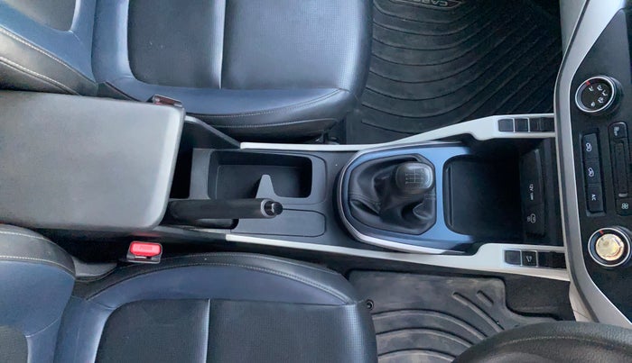 2024 KIA CARENS PREMIUM 1.5 PETROL 7 STR, Petrol, Manual, 20,724 km, Gear Lever