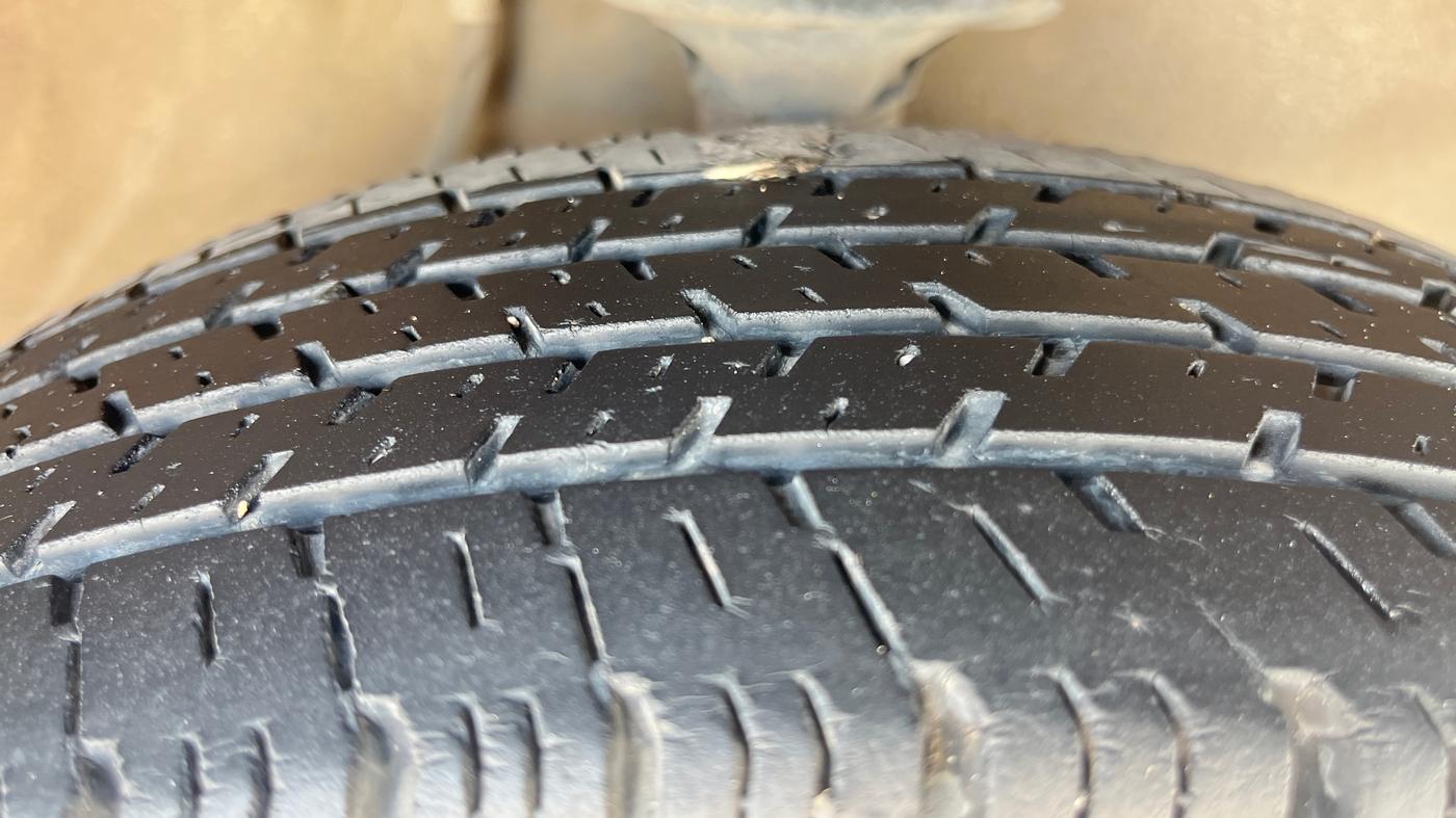 2019 Maruti Alto K10 VXI (O) AMT, Petrol, Automatic, 37,873 km, Right Front Tyre Tread