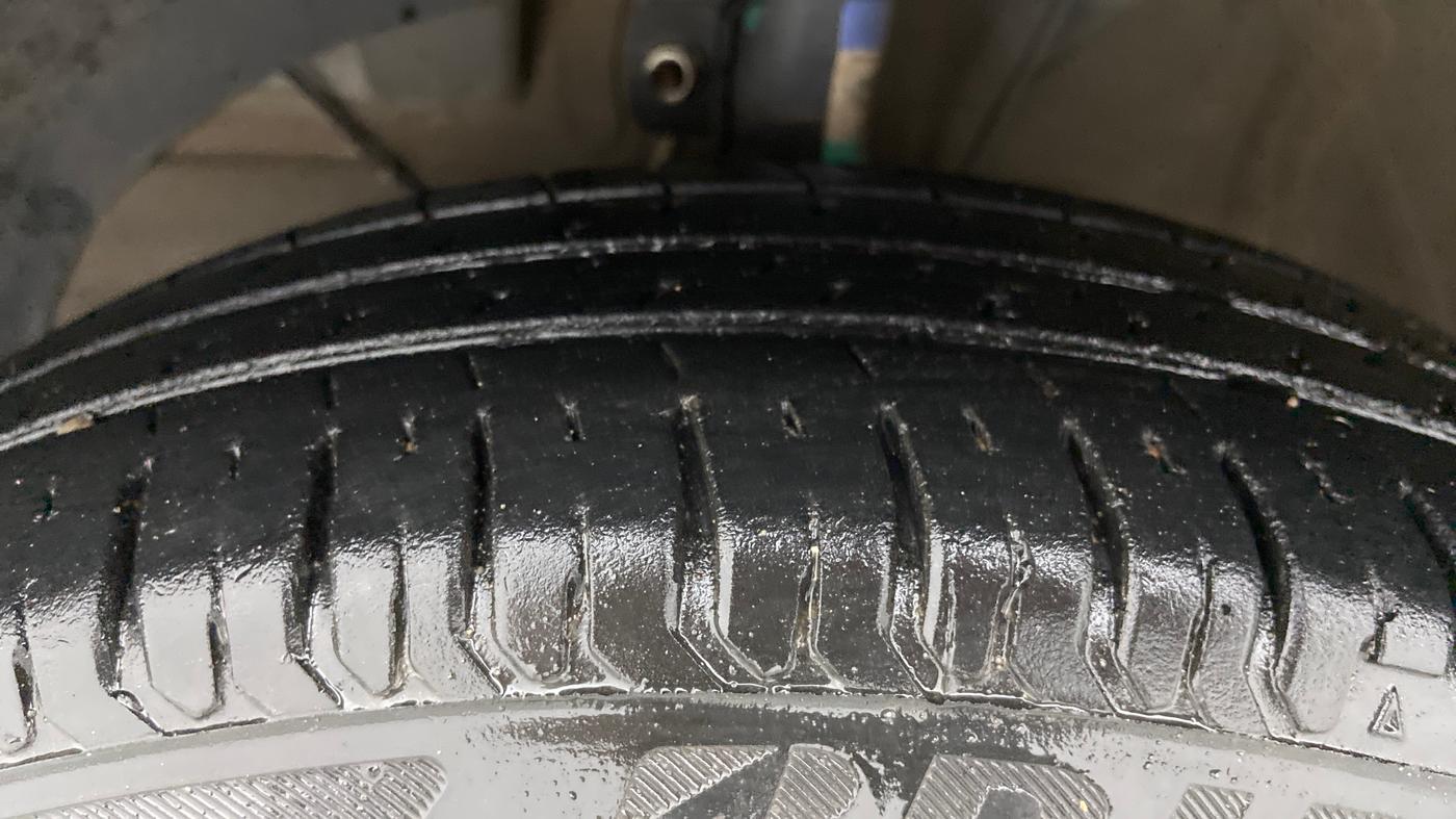 2019 Maruti Swift VXI AMT, Petrol, Automatic, 31,286 km, Left Front Tyre Tread