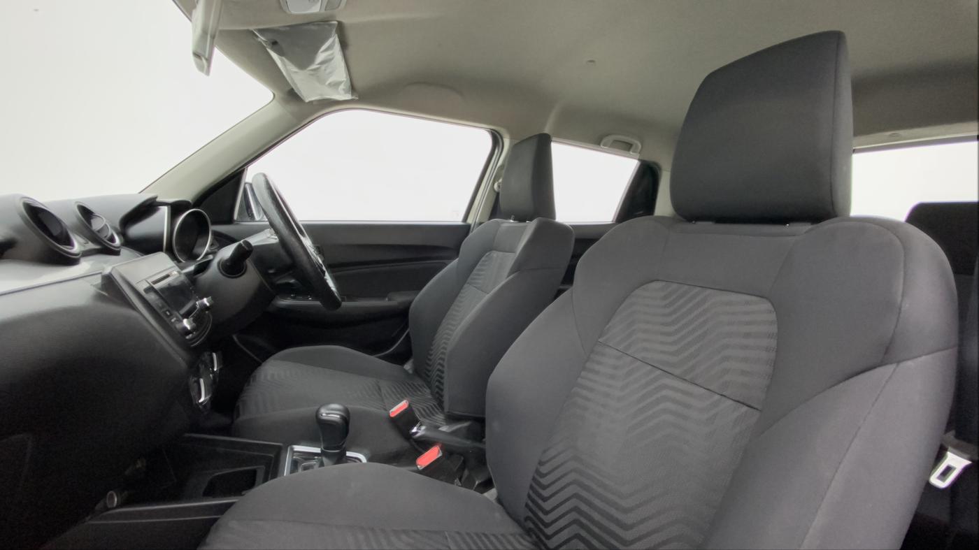 2019 Maruti Swift VXI AMT, Petrol, Automatic, 31,286 km, Right Side Front Door Cabin