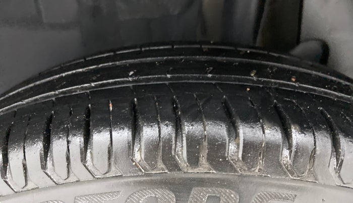 2019 Maruti Swift VXI AMT, Petrol, Automatic, 31,286 km, Left Rear Tyre Tread