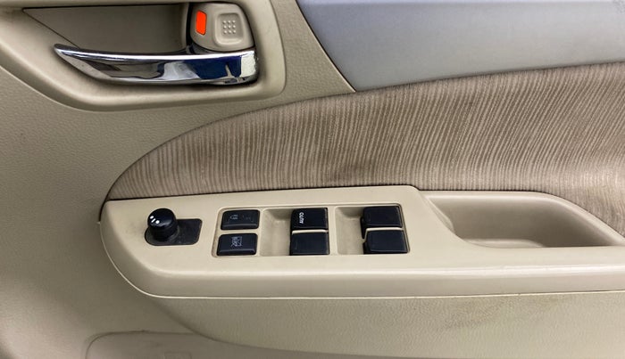 2015 Maruti Ertiga VXI CNG, CNG, Manual, 54,247 km, Driver Side Door Panels Control