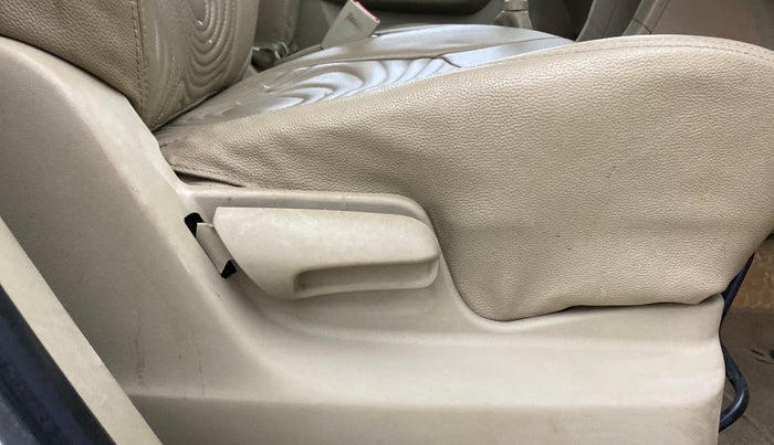 2015 Maruti Ertiga VXI CNG, CNG, Manual, 54,247 km, Driver Side Adjustment Panel