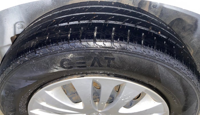 2015 Maruti Ertiga VXI CNG, CNG, Manual, 54,247 km, Left Rear Tyre Tread
