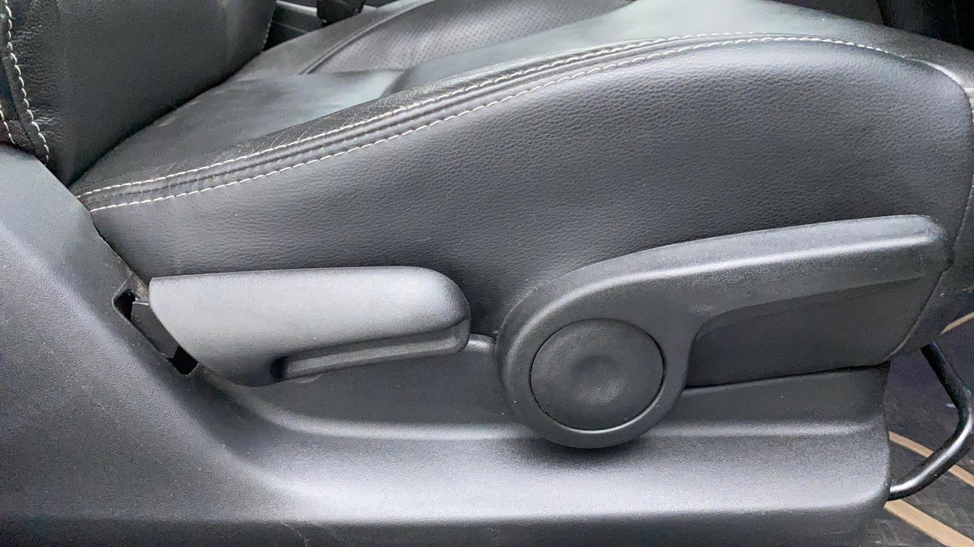 2020 Maruti S Cross ALPHA 1.5 SMART HYBRID, Petrol, Manual, 48,033 km, Driver Side Adjustment Panel