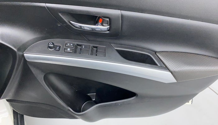 2020 Maruti S Cross ALPHA 1.5 SMART HYBRID, Petrol, Manual, 48,033 km, Driver Side Door Panels Control