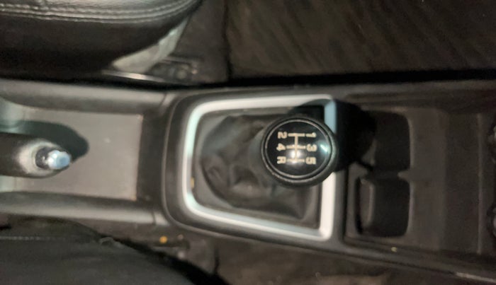 2022 Maruti Swift VXI, Petrol, Manual, 68,994 km, Gear Lever