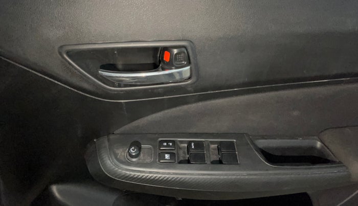 2022 Maruti Swift VXI, Petrol, Manual, 68,994 km, Driver Side Door Panels Control