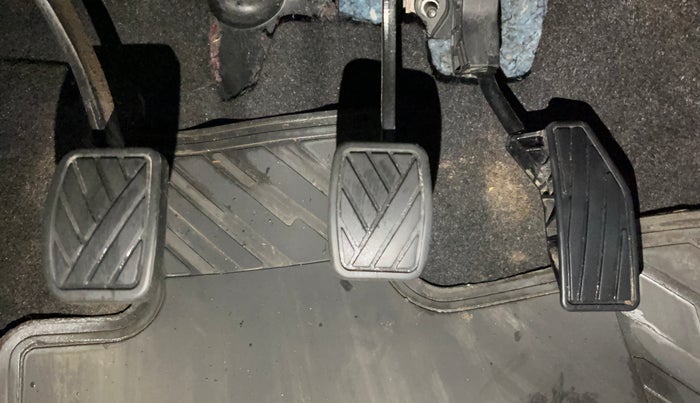 2022 Maruti Swift VXI, Petrol, Manual, 68,994 km, Pedals