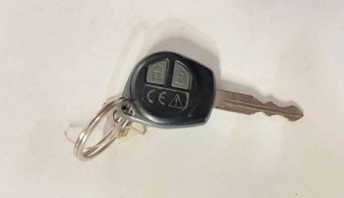 2022 Maruti Swift VXI, Petrol, Manual, 68,994 km, Key Close Up