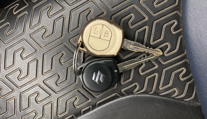 2023 Maruti Baleno DELTA PETROL 1.2, Petrol, Manual, 81,368 km, Key Close Up