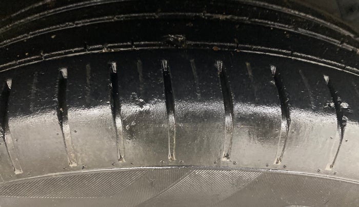 2023 Maruti Baleno DELTA PETROL 1.2, Petrol, Manual, 81,368 km, Right Front Tyre Tread