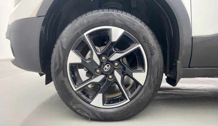 2022 Tata PUNCH ACCOMPLISHED DAZZLE PACK MT, Petrol, Manual, 22,921 km, Left Front Wheel