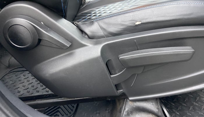 2022 Tata PUNCH ACCOMPLISHED DAZZLE PACK MT, Petrol, Manual, 22,921 km, Driver Side Adjustment Panel