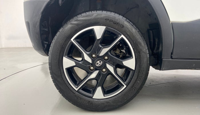 2022 Tata PUNCH ACCOMPLISHED DAZZLE PACK MT, Petrol, Manual, 22,921 km, Right Rear Wheel