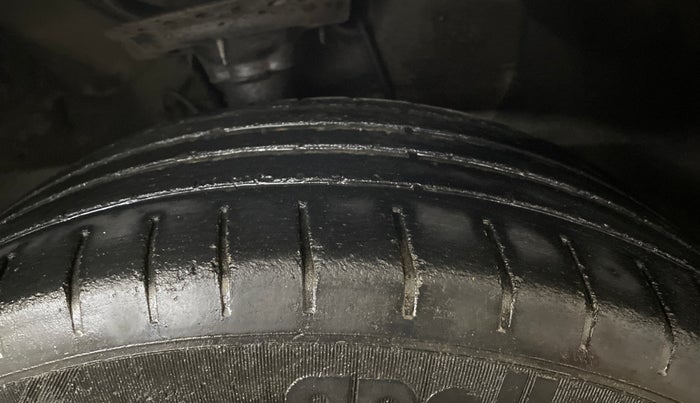 2016 Hyundai Elite i20 ASTA 1.2, Petrol, Manual, 28,607 km, Right Front Tyre Tread