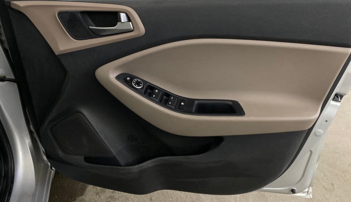 2016 Hyundai Elite i20 ASTA 1.2, Petrol, Manual, 28,607 km, Driver Side Door Panels Control