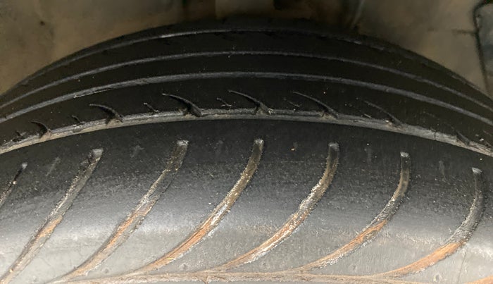 2013 Hyundai i20 ASTA 1.2, Petrol, Manual, 53,906 km, Right Front Tyre Tread