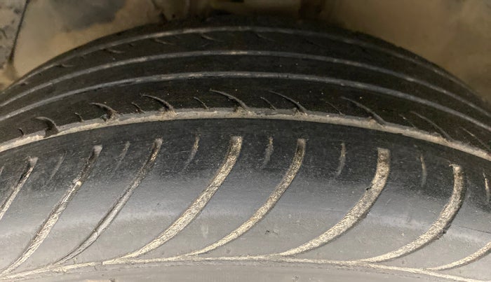 2013 Hyundai i20 ASTA 1.2, Petrol, Manual, 53,906 km, Left Front Tyre Tread