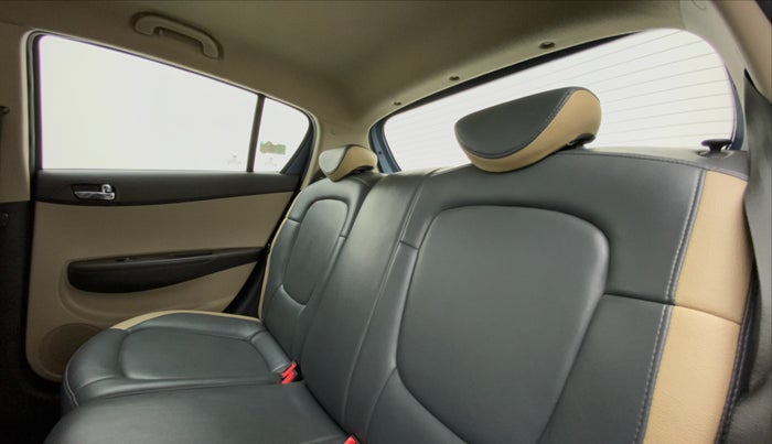 2013 Hyundai i20 ASTA 1.2, Petrol, Manual, 53,906 km, Right Side Rear Door Cabin