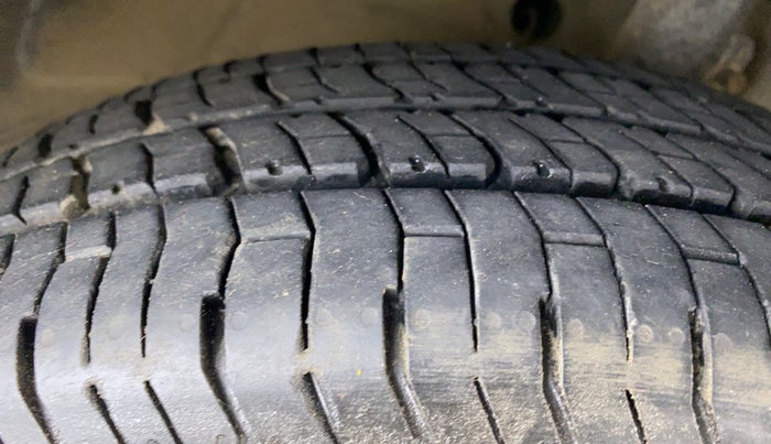 2017 Maruti Dzire VXI, Petrol, Manual, 49,948 km, Right Front Tyre Tread