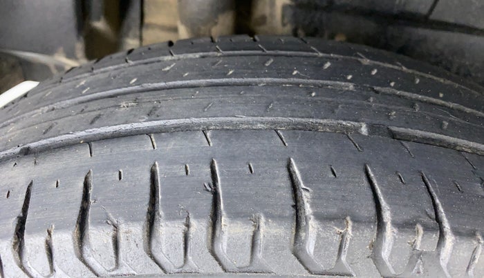 2017 Maruti Dzire VXI, Petrol, Manual, 49,948 km, Right Rear Tyre Tread