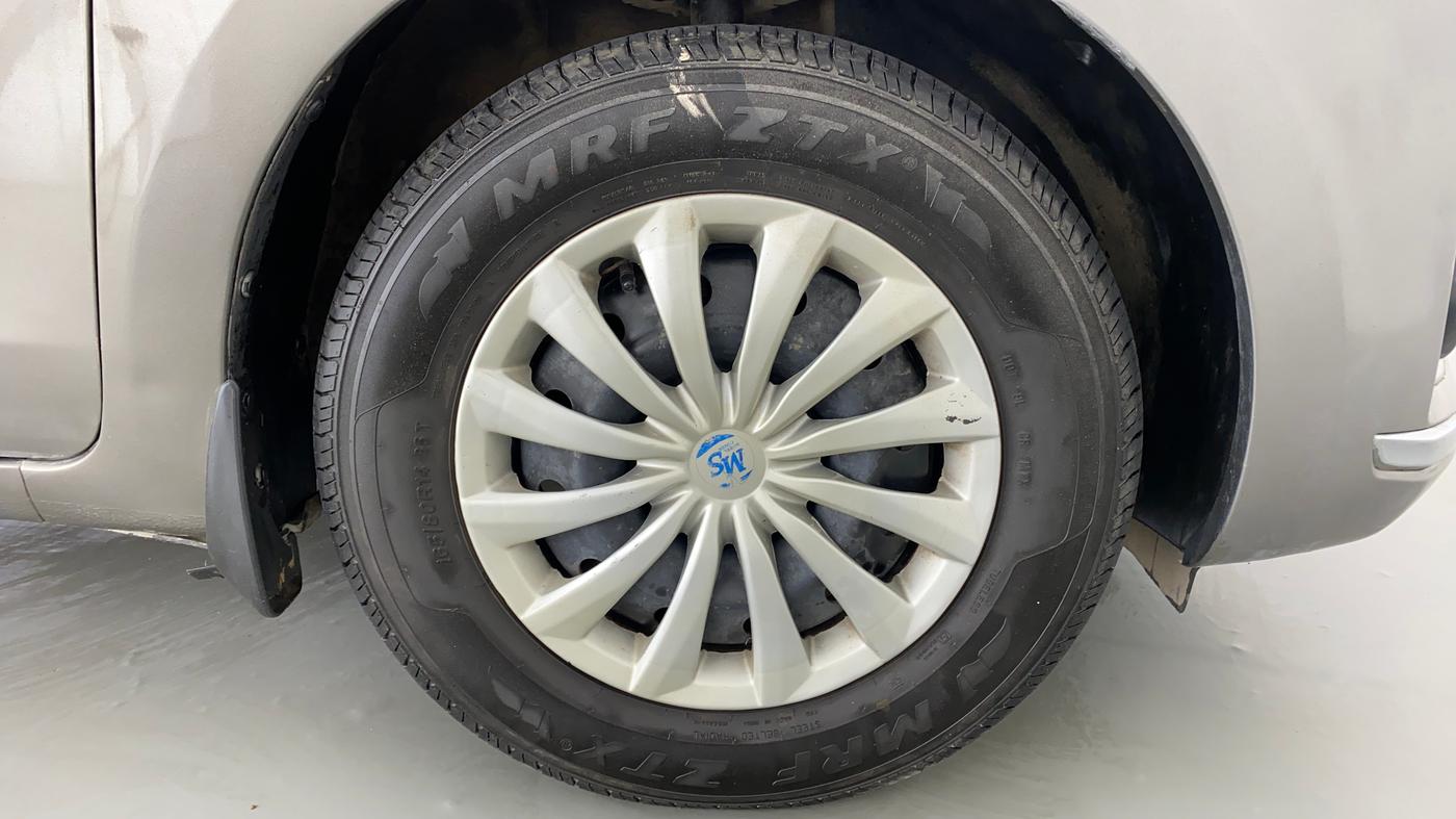 2017 Maruti Dzire VXI, Petrol, Manual, 49,948 km, Right Front Wheel