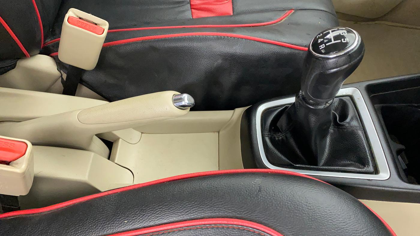 2017 Maruti Dzire VXI, Petrol, Manual, 49,948 km, Gear Lever