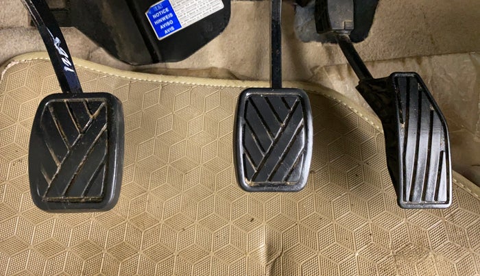 2017 Maruti Dzire VXI, Petrol, Manual, 49,948 km, Pedals