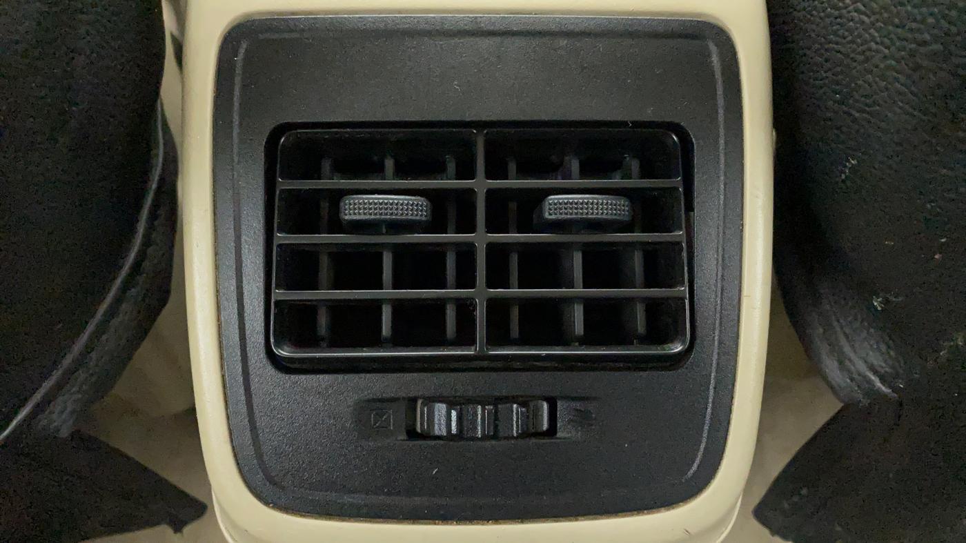 2017 Maruti Dzire VXI, Petrol, Manual, 49,948 km, Rear AC Vents