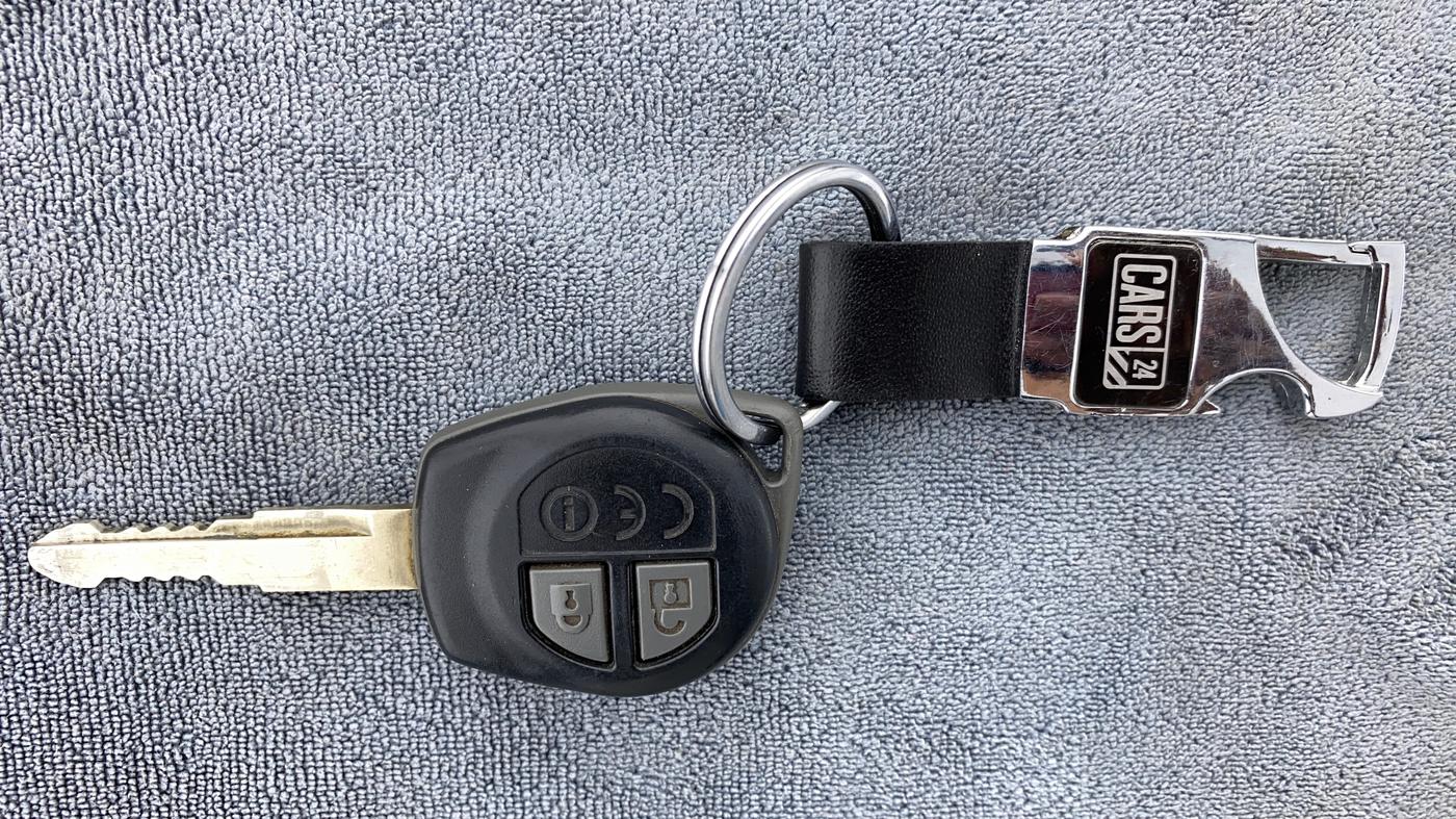 2017 Maruti Dzire VXI, Petrol, Manual, 49,948 km, Key Close Up