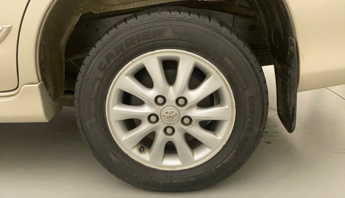 2014 Toyota Innova 2.5 VX 8 STR, Diesel, Manual, 70,578 km, Left Rear Wheel