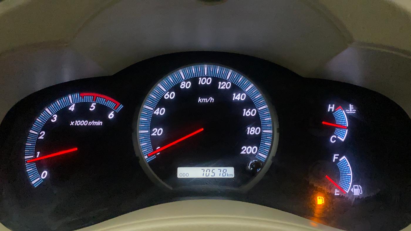 2014 Toyota Innova 2.5 VX 8 STR, Diesel, Manual, 70,578 km, Odometer Image