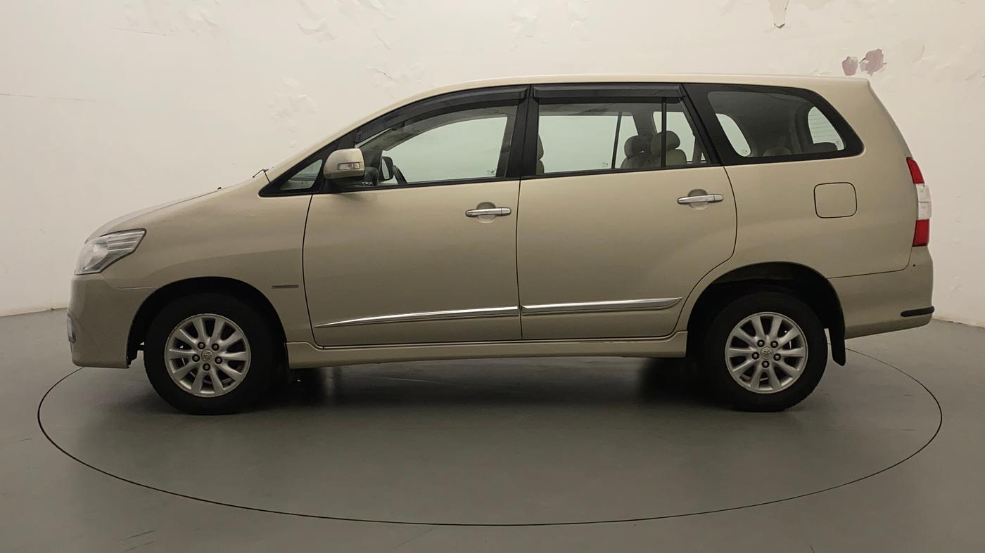 2014 Toyota Innova 2.5 VX 8 STR, Diesel, Manual, 70,578 km, Left Side