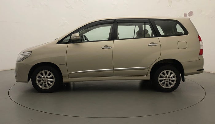 2014 Toyota Innova 2.5 VX 8 STR, Diesel, Manual, 70,578 km, Left Side