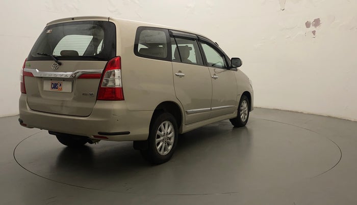 2014 Toyota Innova 2.5 VX 8 STR, Diesel, Manual, 70,578 km, Right Back Diagonal
