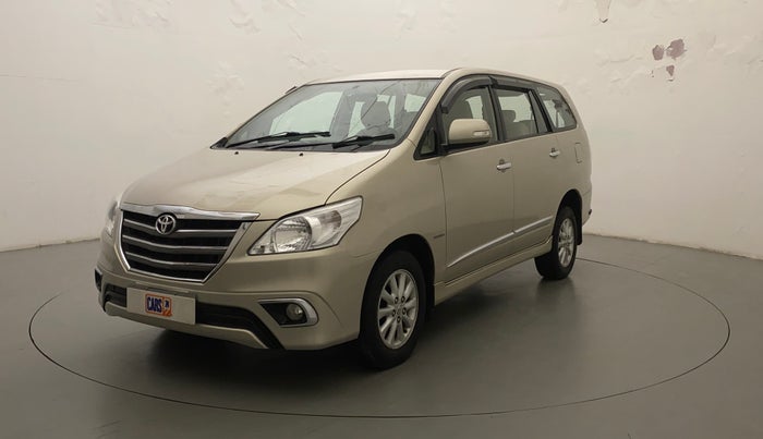 2014 Toyota Innova 2.5 VX 8 STR, Diesel, Manual, 70,578 km, Left Front Diagonal