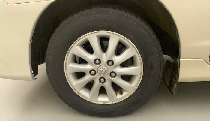 2014 Toyota Innova 2.5 VX 8 STR, Diesel, Manual, 70,578 km, Left Front Wheel