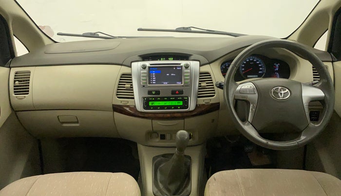 2014 Toyota Innova 2.5 VX 8 STR, Diesel, Manual, 70,578 km, Dashboard