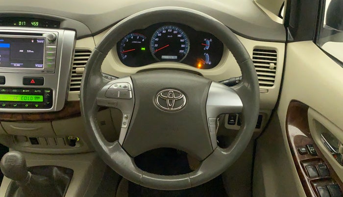 2014 Toyota Innova 2.5 VX 8 STR, Diesel, Manual, 70,578 km, Steering Wheel Close Up