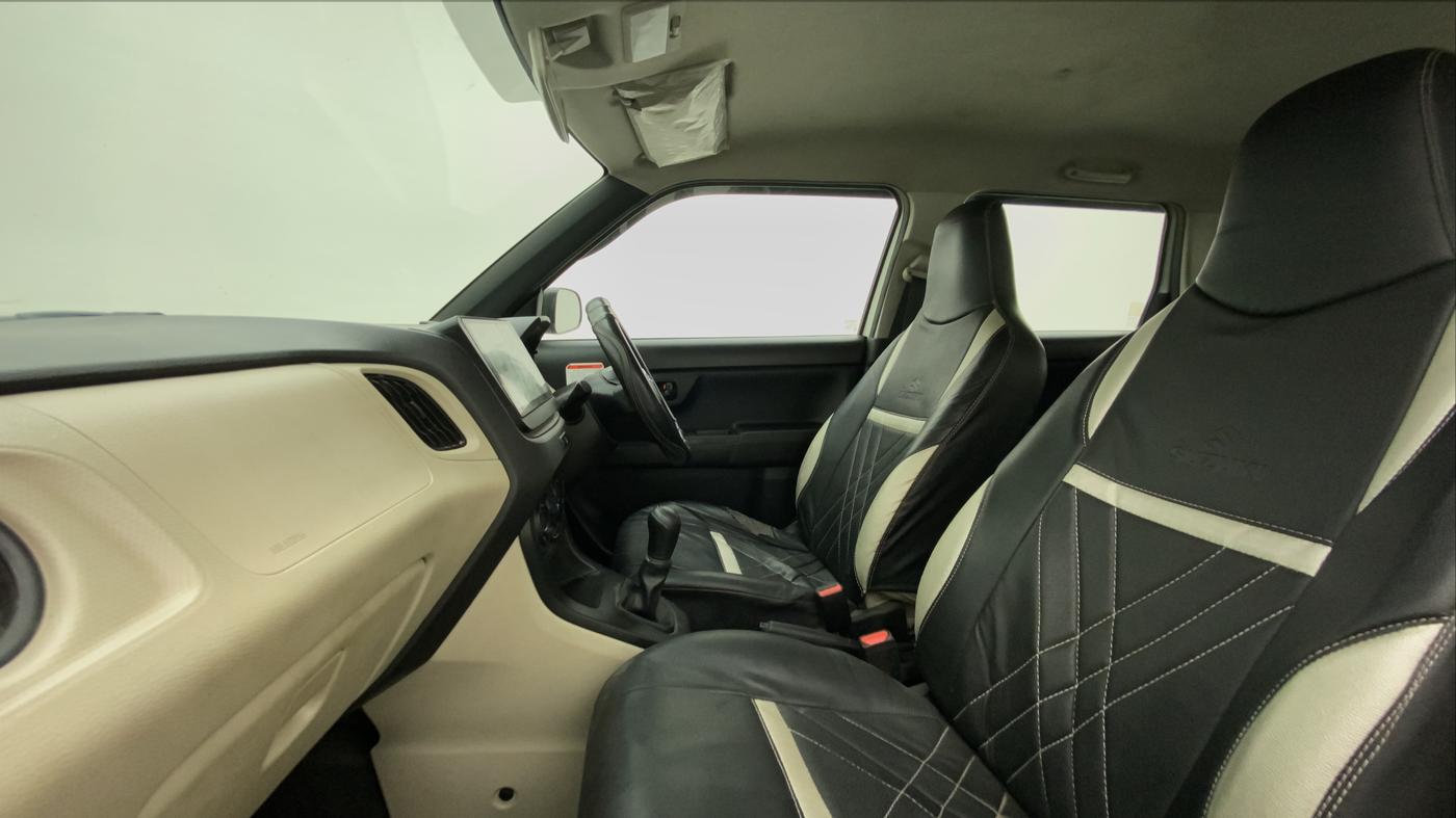 2022 Maruti New Wagon-R LXI CNG 1.0, CNG, Manual, 29,469 km, Right Side Front Door Cabin