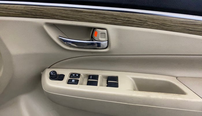 2018 Maruti Ciaz ALPHA 1.5 SHVS PETROL, Petrol, Manual, 53,521 km, Driver Side Door Panels Control