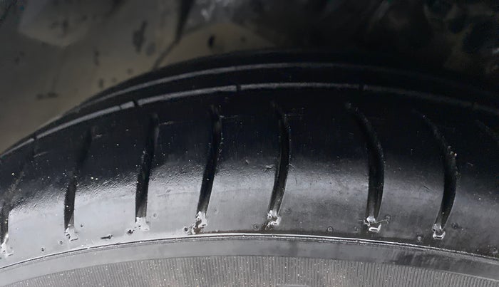 2021 Ford FREESTYLE TITANIUM 1.5 TDCI, Diesel, Manual, 58,247 km, Left Front Tyre Tread