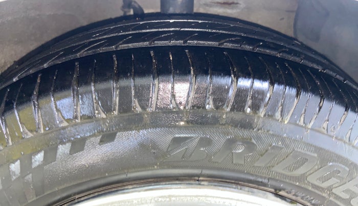 2017 Hyundai Grand i10 SPORTZ 1.2 KAPPA VTVT, Petrol, Manual, 63,070 km, Right Front Tyre Tread