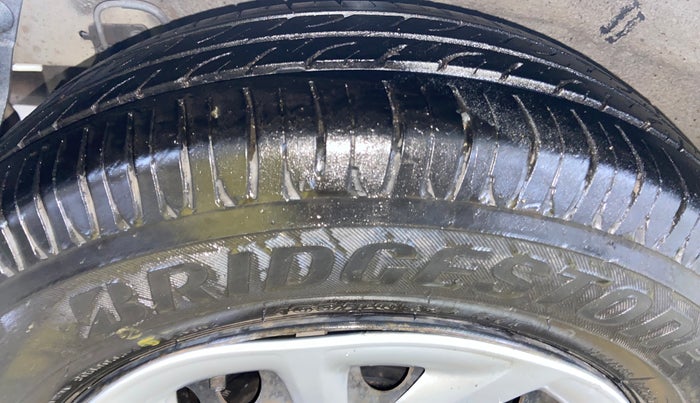 2017 Hyundai Grand i10 SPORTZ 1.2 KAPPA VTVT, Petrol, Manual, 63,070 km, Right Rear Tyre Tread