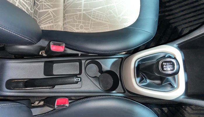 2017 Hyundai Grand i10 SPORTZ 1.2 KAPPA VTVT, Petrol, Manual, 63,070 km, Gear Lever