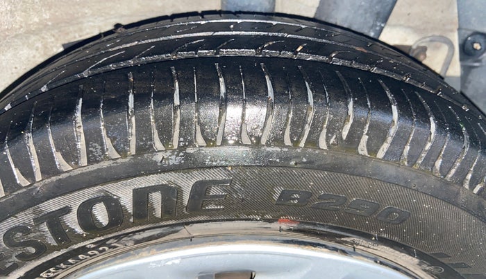 2017 Hyundai Grand i10 SPORTZ 1.2 KAPPA VTVT, Petrol, Manual, 63,070 km, Left Rear Tyre Tread