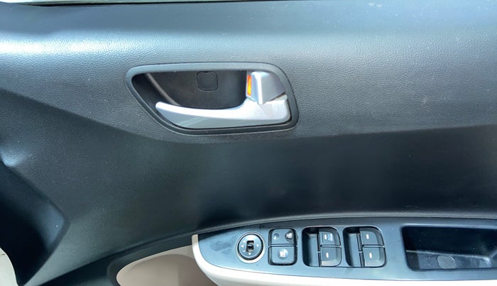 2017 Hyundai Grand i10 SPORTZ 1.2 KAPPA VTVT, Petrol, Manual, 63,070 km, Driver Side Door Panels Control