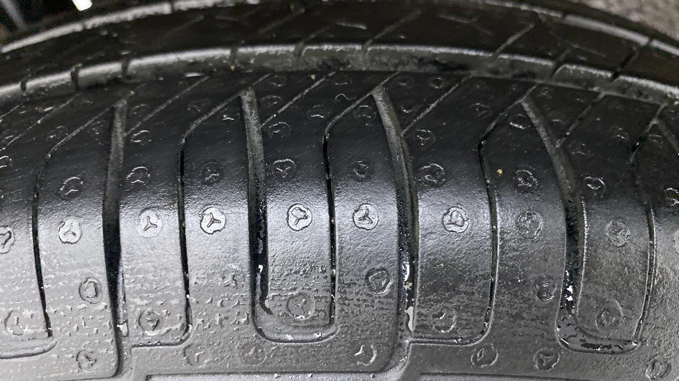 2017 Maruti Wagon R 1.0 LXI CNG, CNG, Manual, 66,924 km, Right Rear Tyre Tread